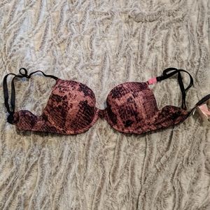Brand new VS bra 32C